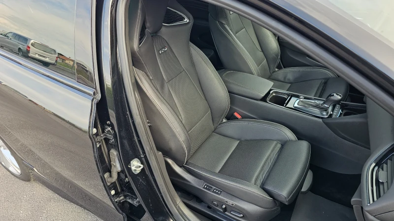 Opel Insignia GSI 2.0 Bi Turbo D 4x4, 209ps/EXCLUSIVE/, снимка 14 - Автомобили и джипове - 49993833
