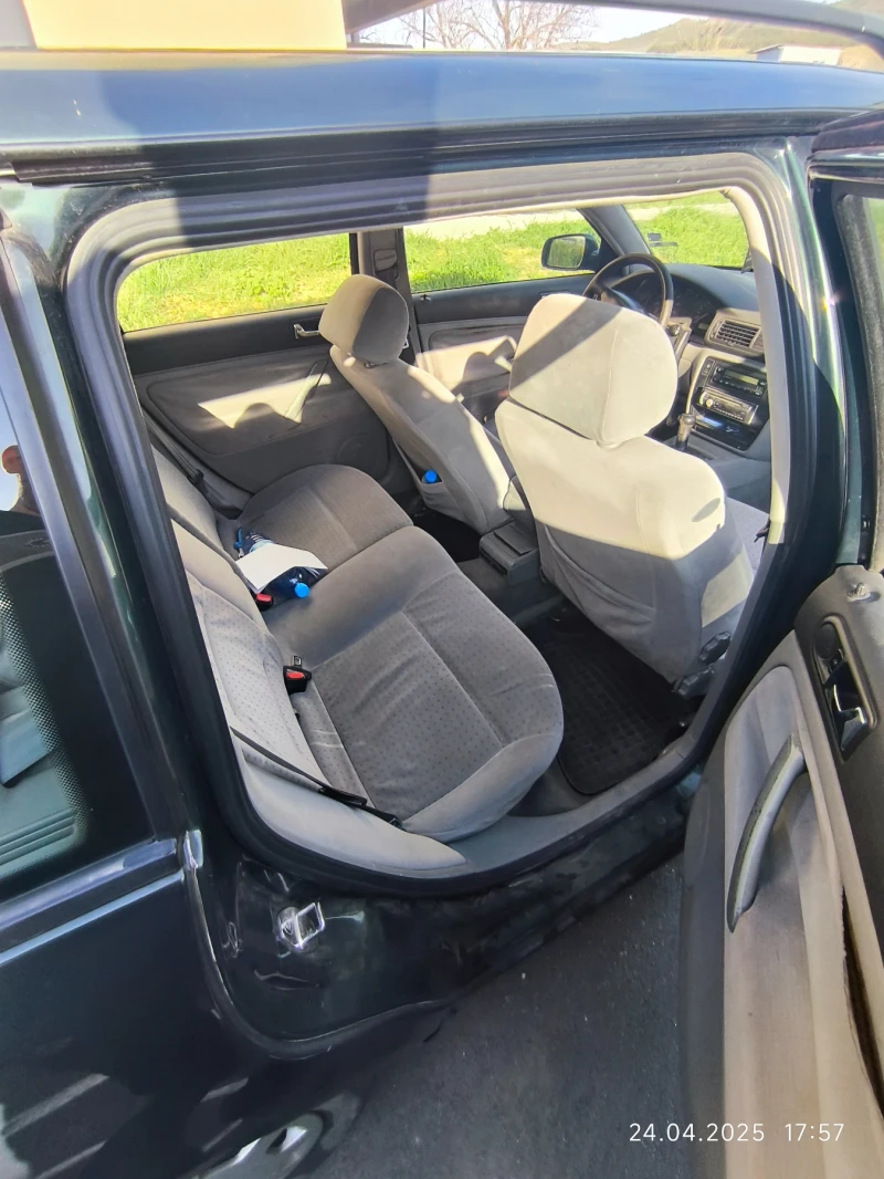 VW Passat, снимка 14 - Автомобили и джипове - 52024483