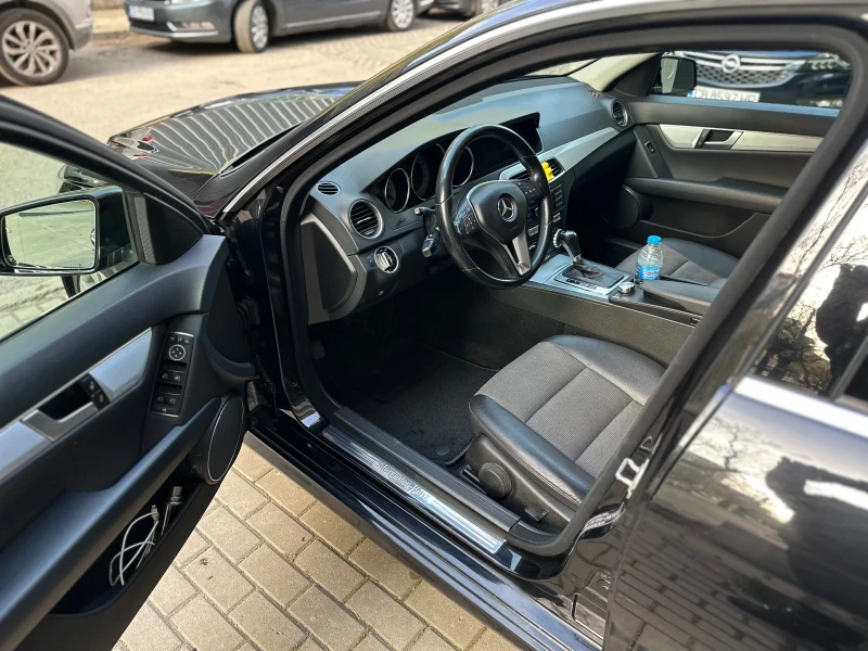 Mercedes-Benz C 300 4Matic 7G Tronic Face Lift AMG OPTIC, снимка 12 - Автомобили и джипове - 52511953