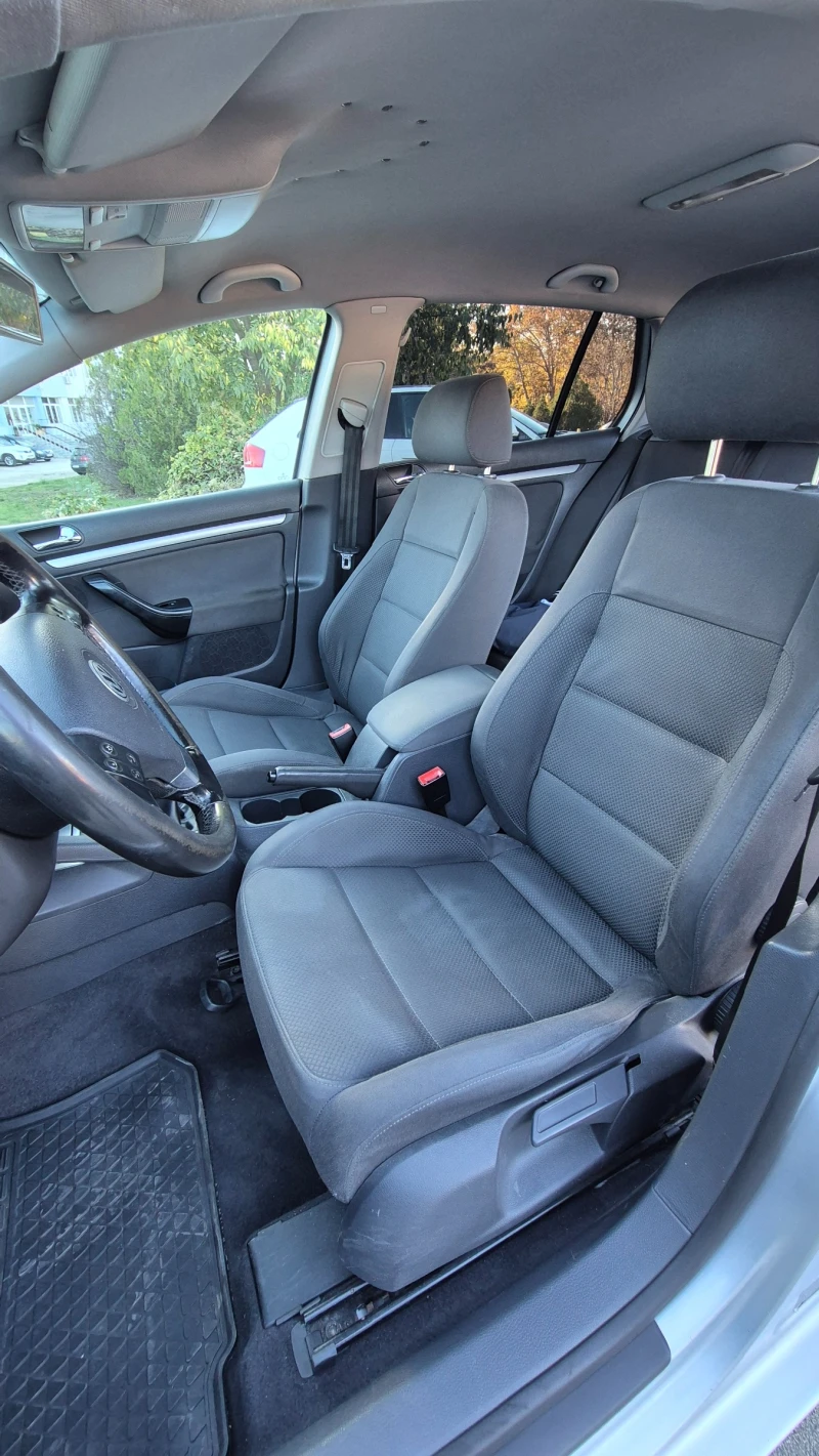 VW Golf 2.0 TDI, снимка 14 - Автомобили и джипове - 52530395
