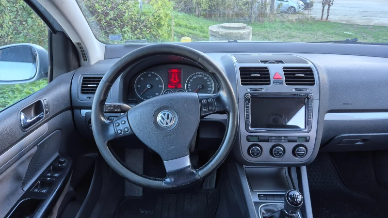 VW Golf 2.0 TDI, снимка 12 - Автомобили и джипове - 52530395