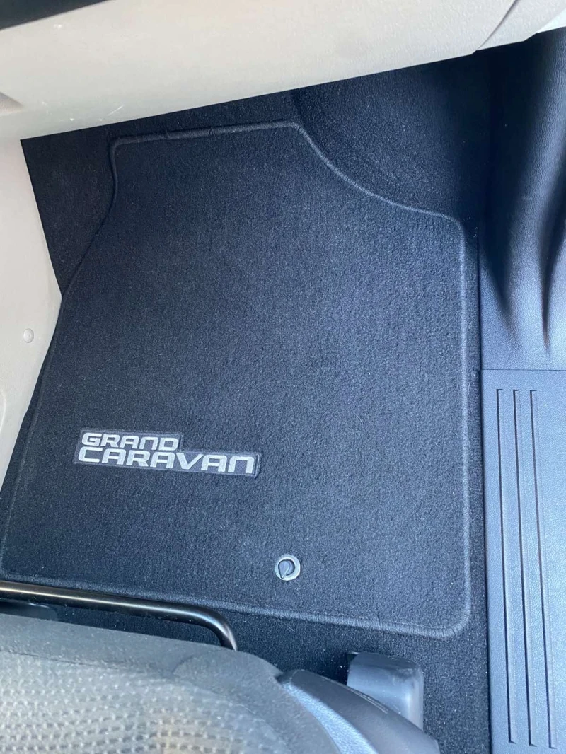 Dodge Caravan, снимка 9 - Автомобили и джипове - 52382294