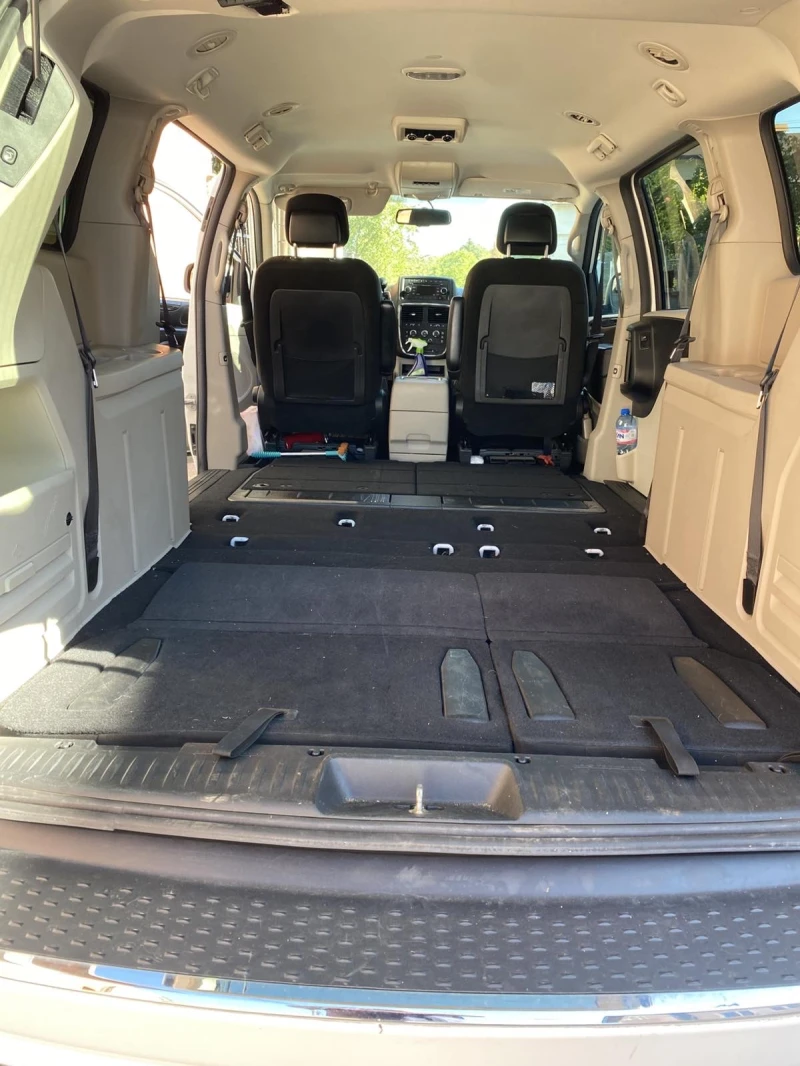 Dodge Caravan, снимка 8 - Автомобили и джипове - 52382294