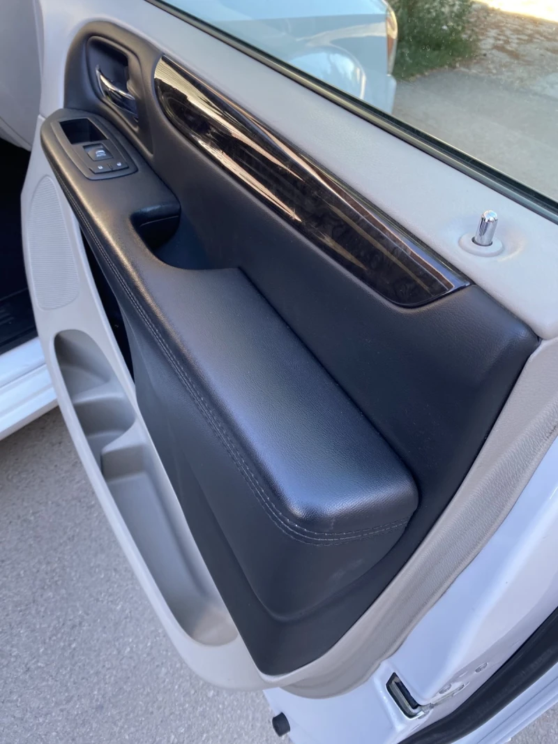 Dodge Caravan, снимка 7 - Автомобили и джипове - 52382294