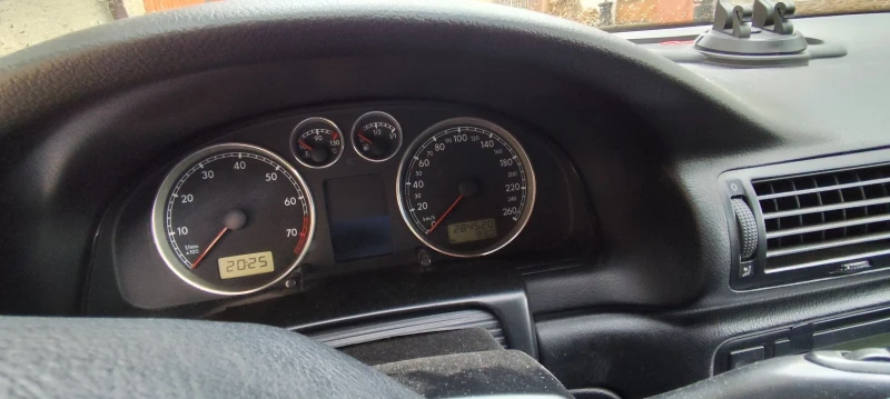 VW Passat Kombi, снимка 4 - Автомобили и джипове - 52583835