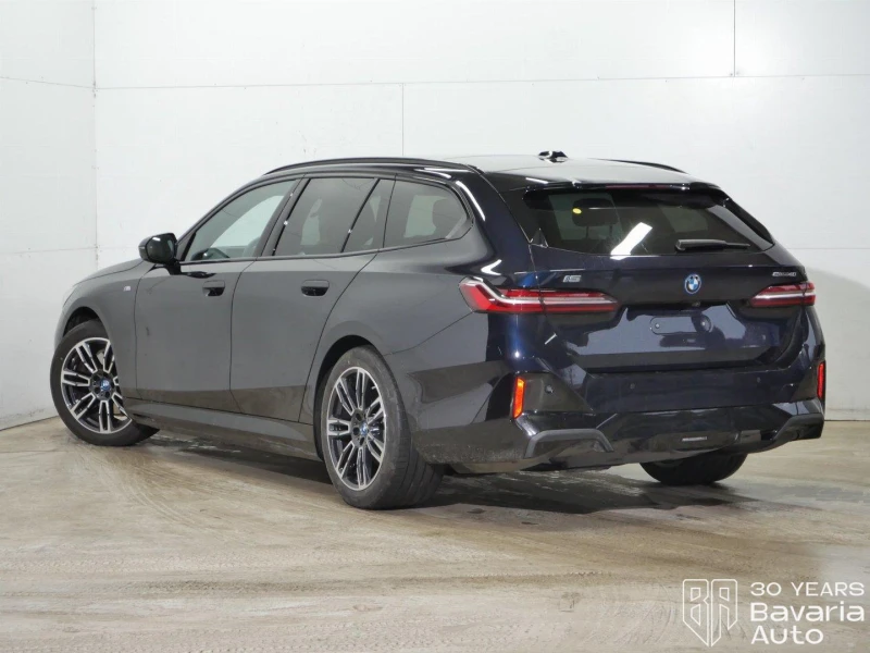 BMW i5 40 eDrive Touring M Sport Paket, снимка 2 - Автомобили и джипове - 52835396