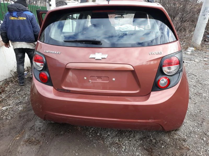 Chevrolet Aveo 1.3 D HA ЧАСТИ 73000 КМ 6 скорости, снимка 3 - Автомобили и джипове - 52703602