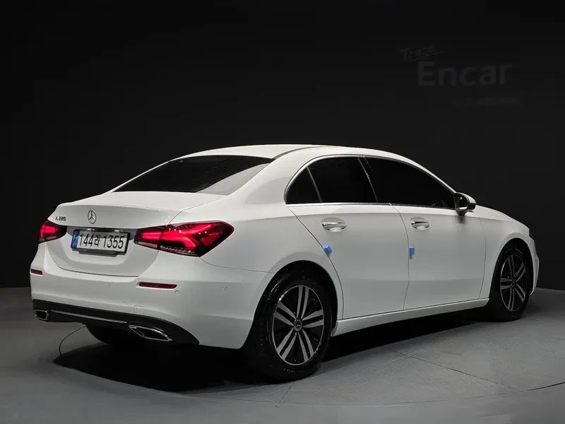 Mercedes-Benz A 220 W177 SEDAN, снимка 2 - Автомобили и джипове - 55790235