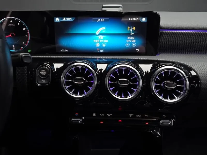 Mercedes-Benz A 220 W177 SEDAN, снимка 14 - Автомобили и джипове - 55790235