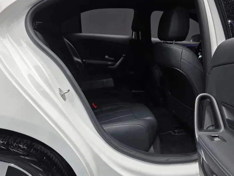 Mercedes-Benz A 220 W177 SEDAN, снимка 11 - Автомобили и джипове - 55790235