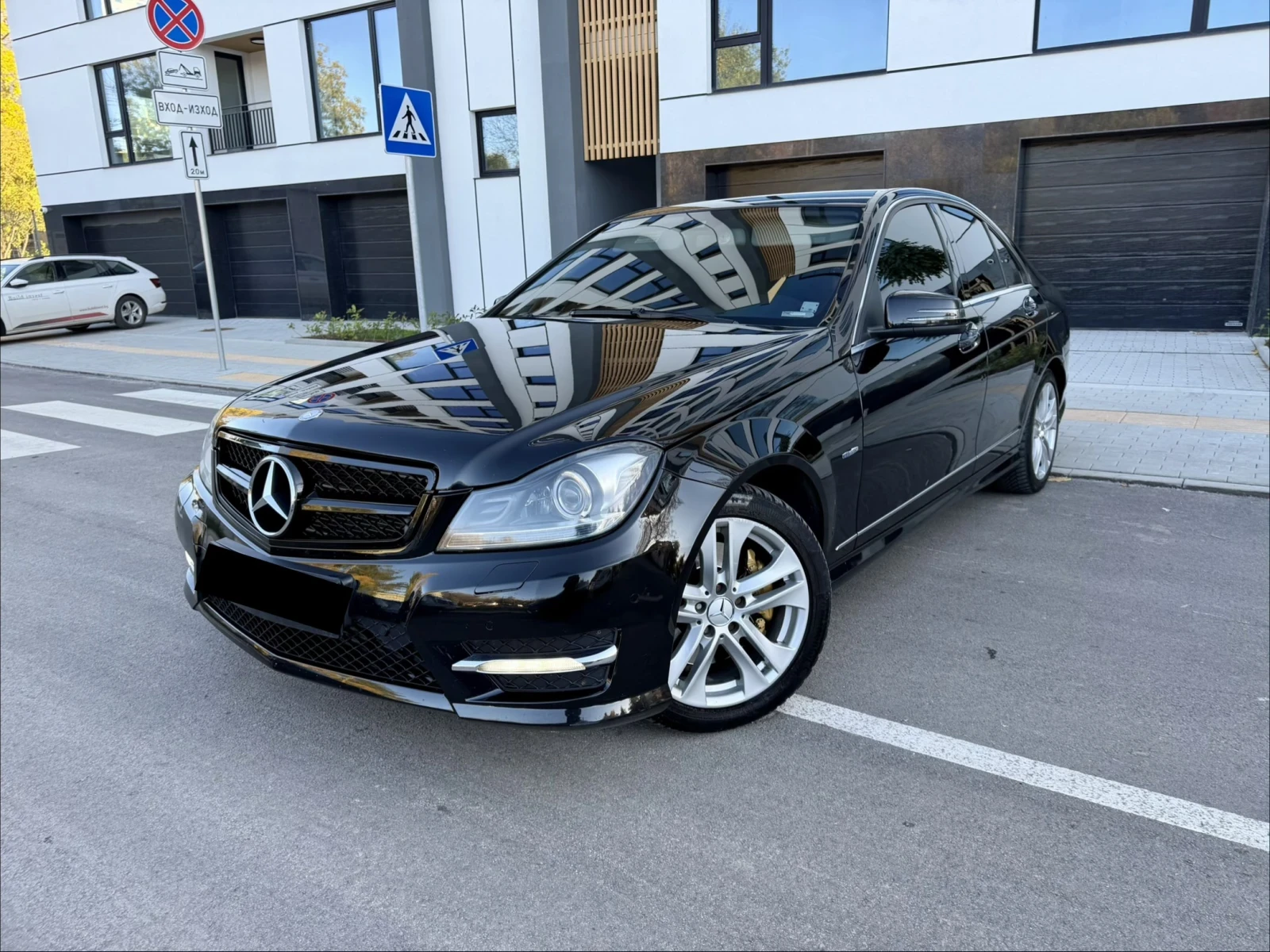 Mercedes-Benz C 300 4Matic 7G Tronic Face Lift AMG OPTIC, снимка 1