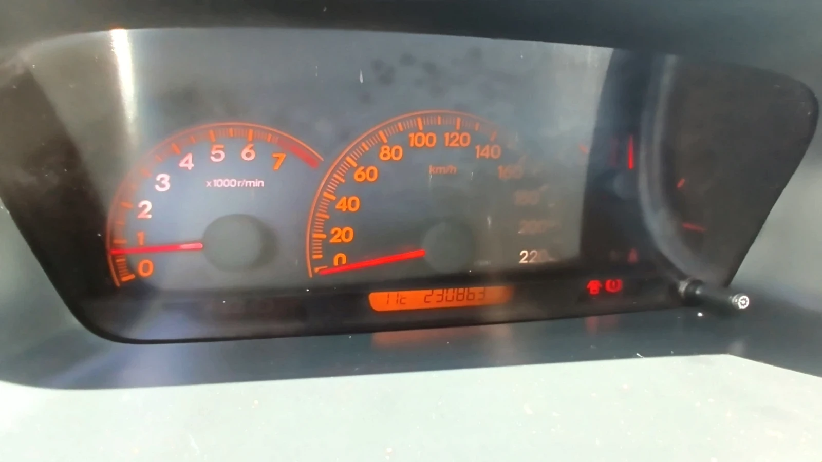 Honda Fr-v 1.7 - изображение 8