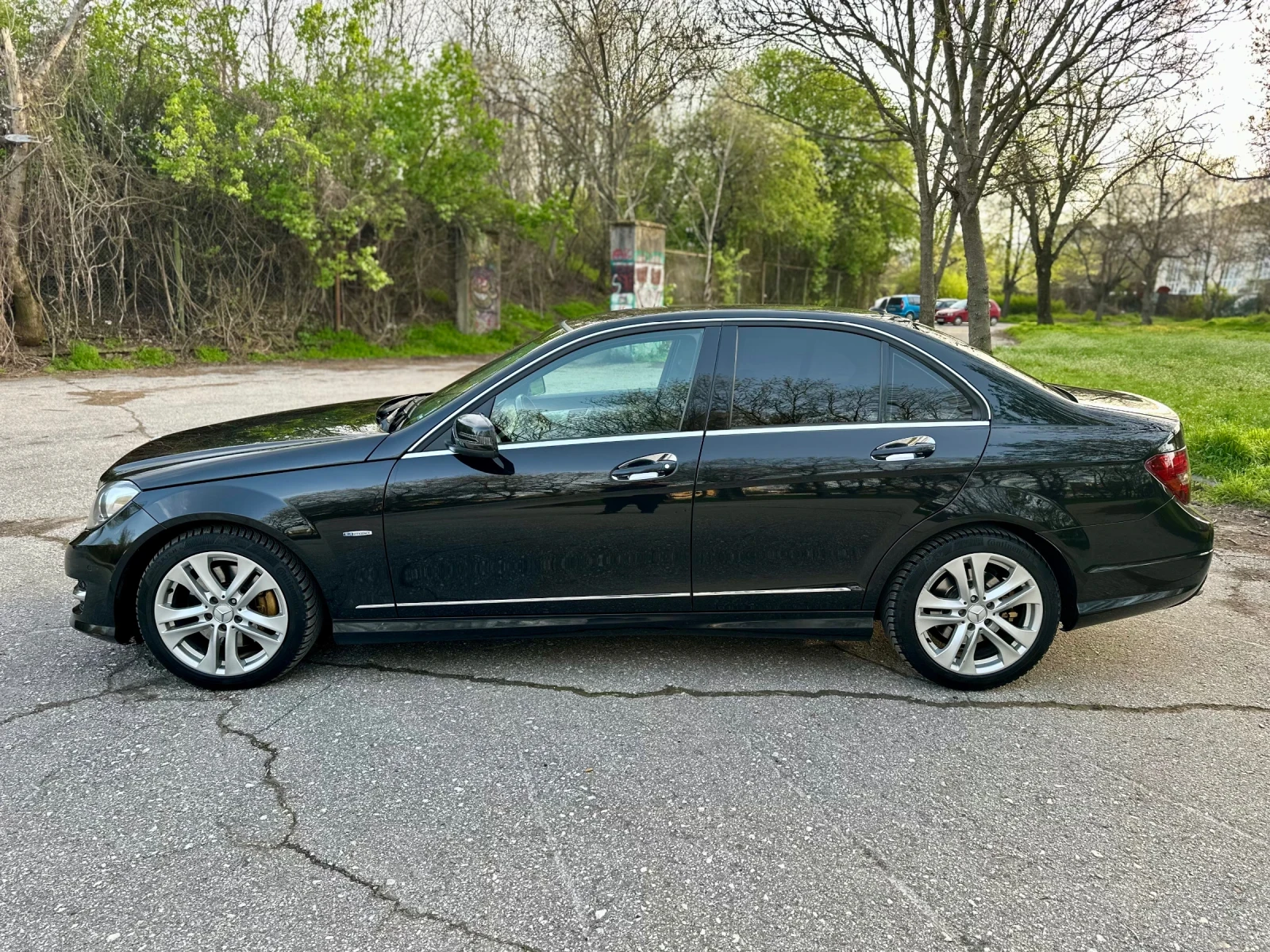 Mercedes-Benz C 300 4Matic 7G Tronic Face Lift AMG OPTIC - изображение 4