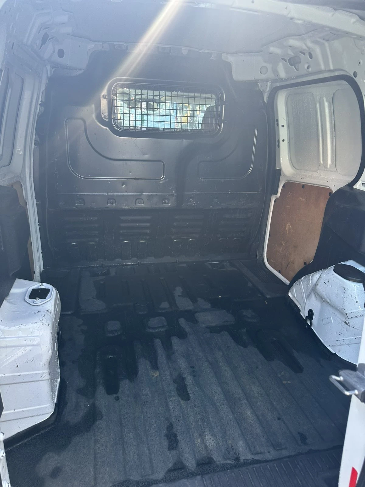 Ford Courier 1.5TD - изображение 8