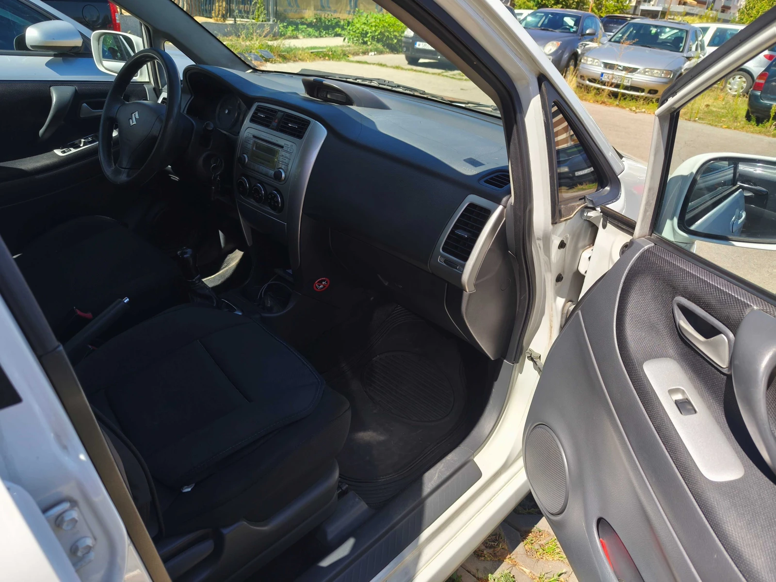 Suzuki Liana 1.6 - изображение 7