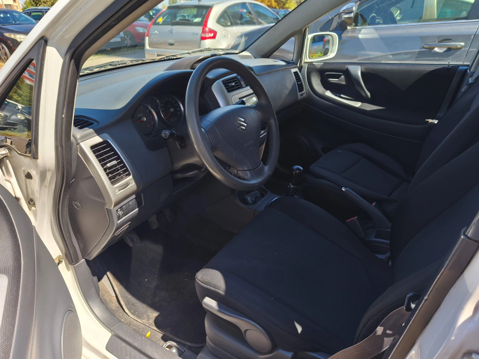 Suzuki Liana 1.6 - изображение 6