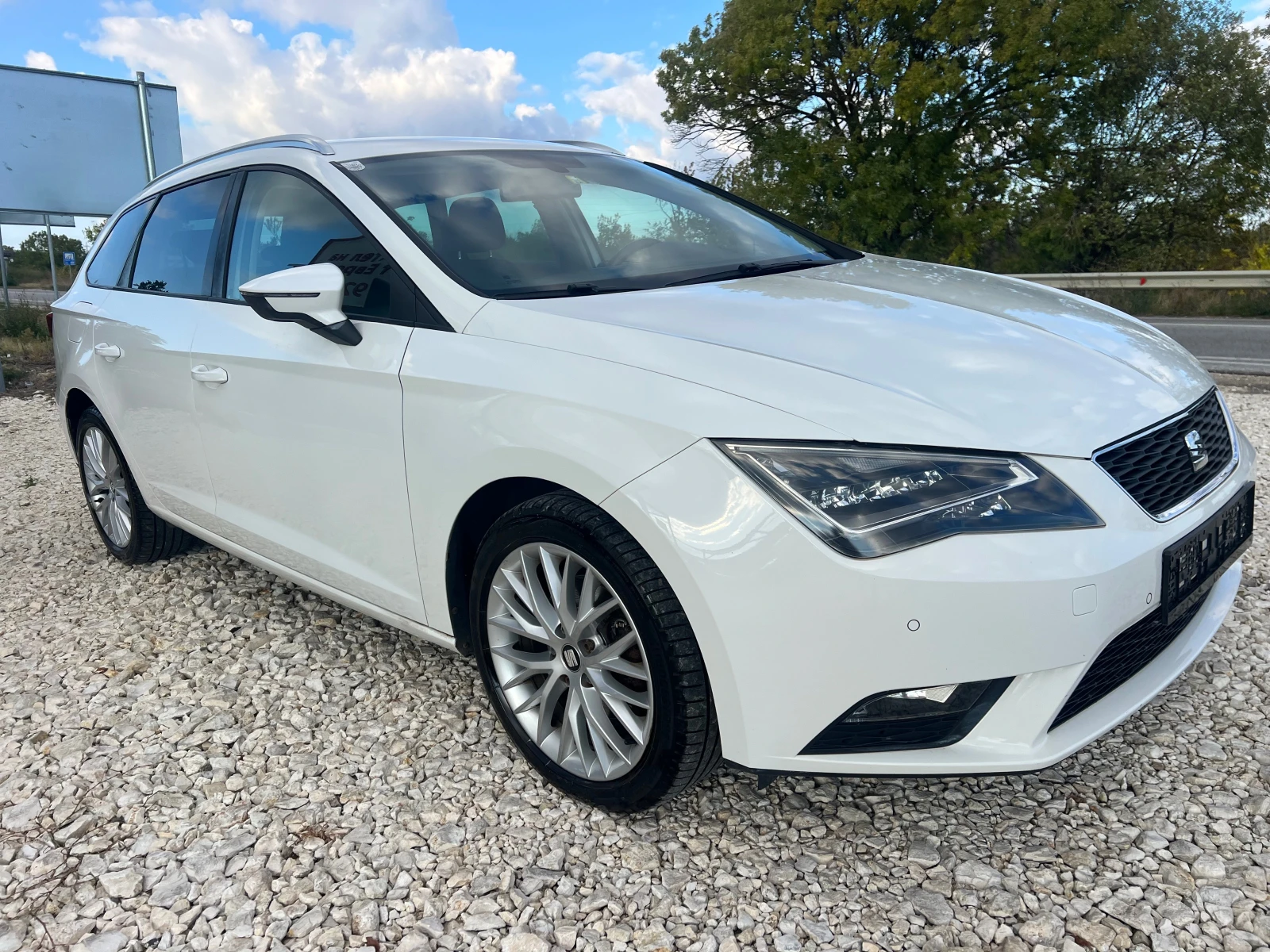 Seat Leon ST-1.6TDi/105p.s-4 drive/Full Led-Matrix/4x4!!!! - изображение 2