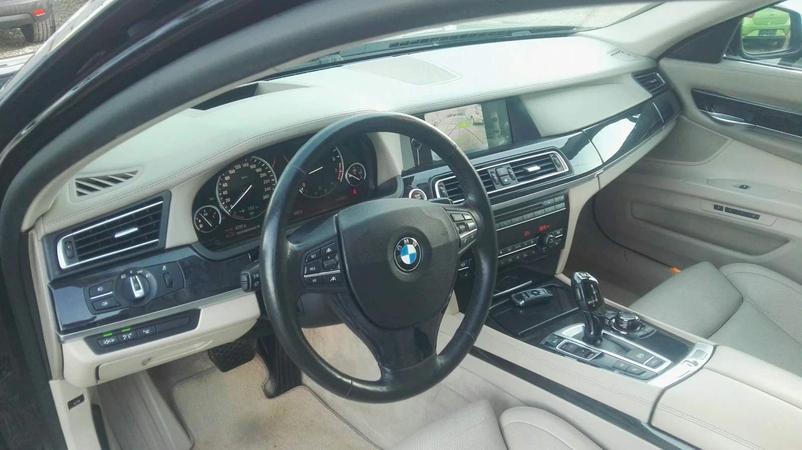 BMW 750 4.4i F01 - изображение 10