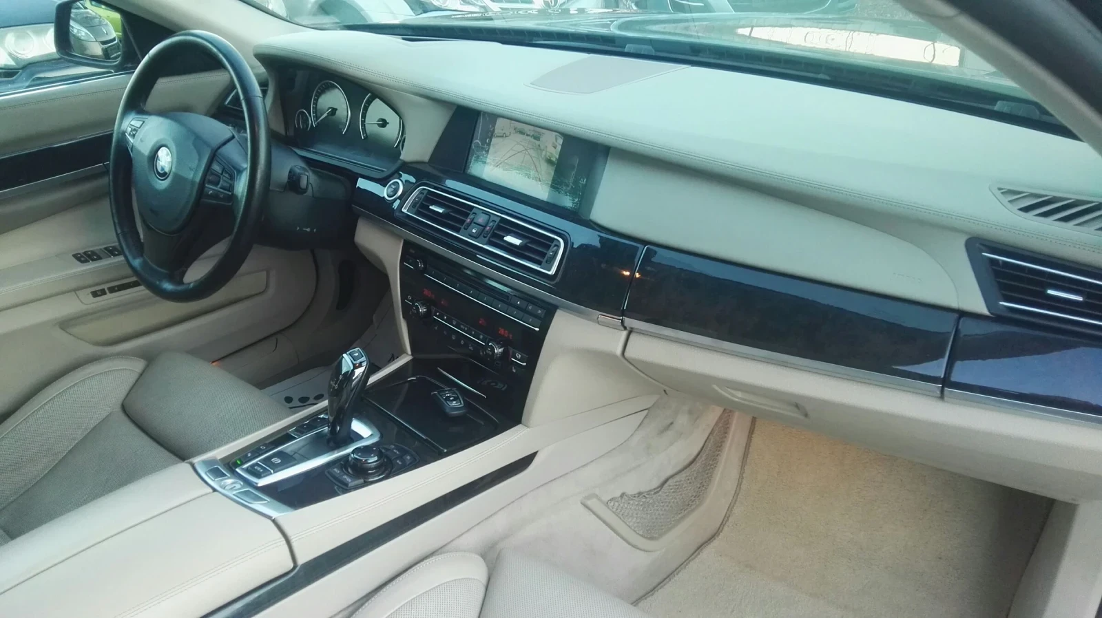 BMW 750 4.4i F01 | Mobile.bg � ����������� 11