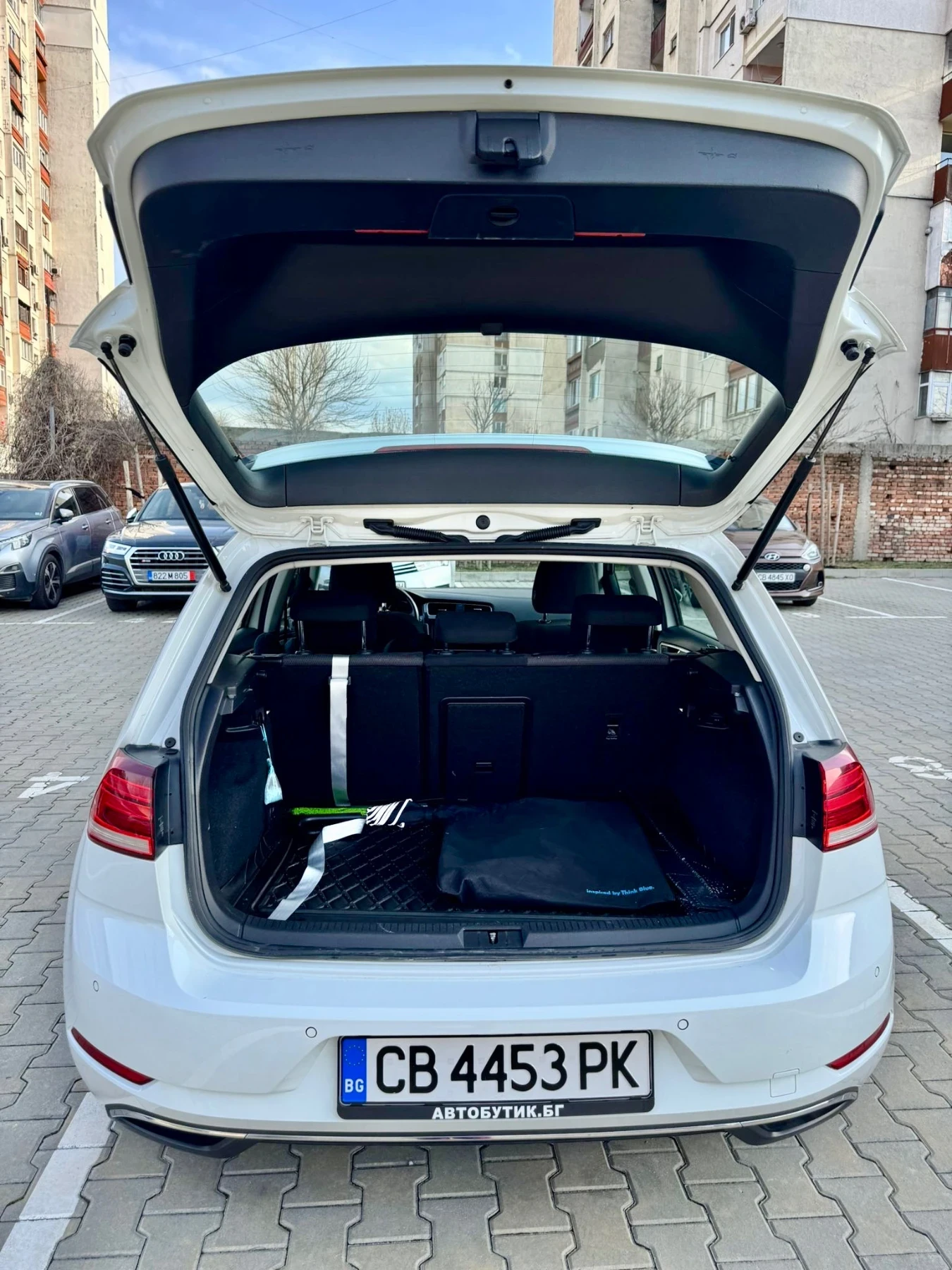 VW Golf e-Golf 7.5 сервизна история, снимка 5 - Автомобили и джипове - 53759962