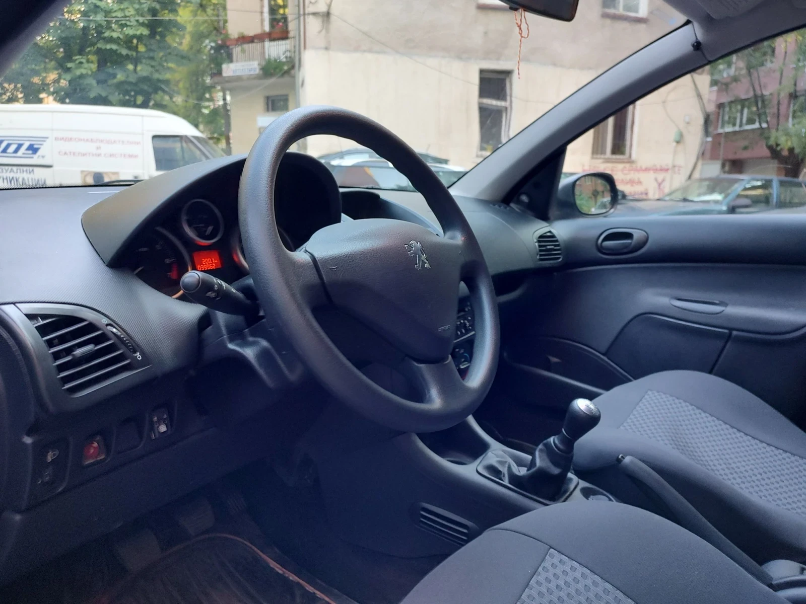 Peugeot 206 1.4 PLUS с газов инж, снимка 11 - Автомобили и джипове - 53799944