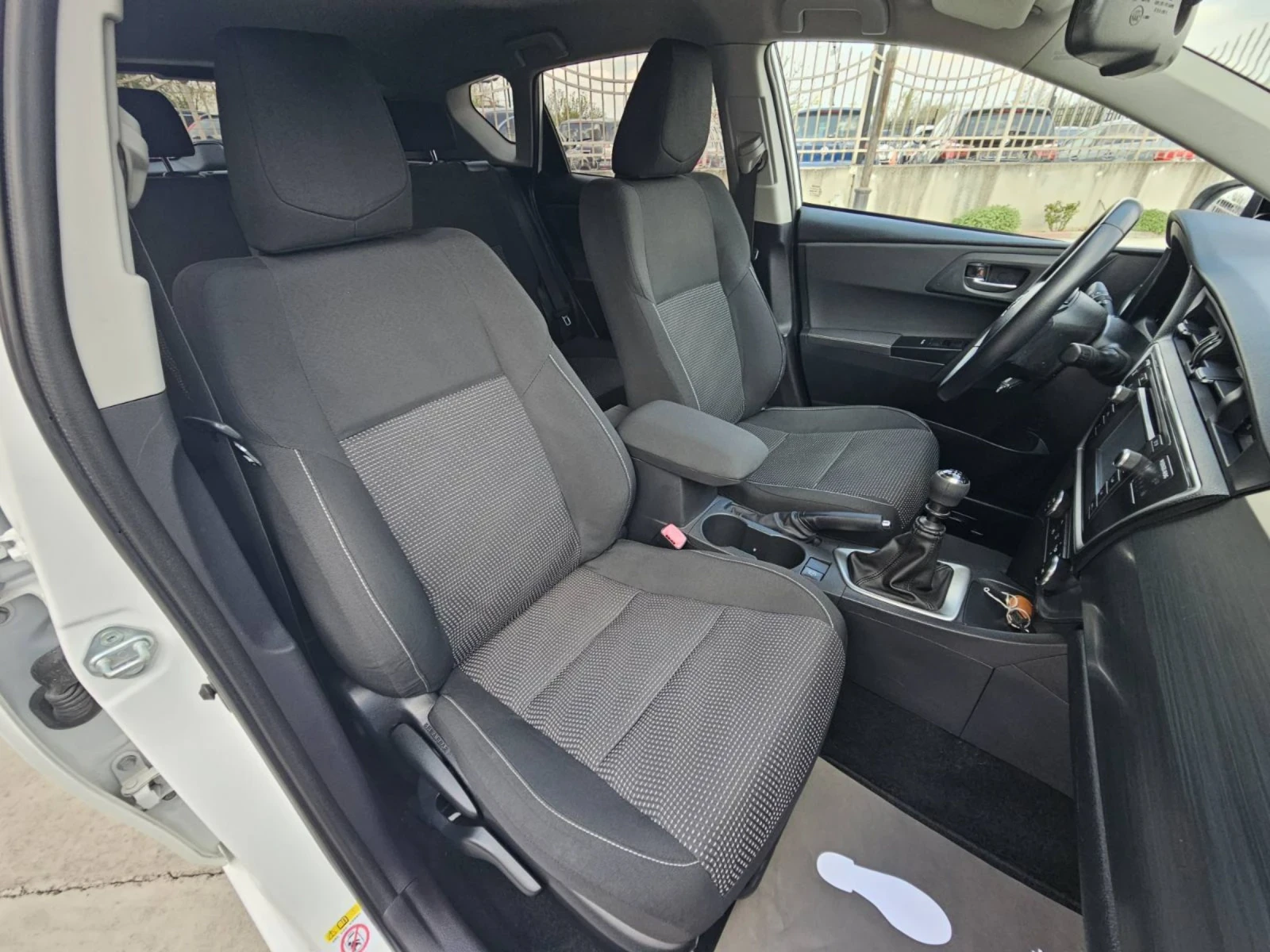 Toyota Auris 2.0 D-4D/ 124 �.�./ ������ | Mobile.bg � ����������� 13