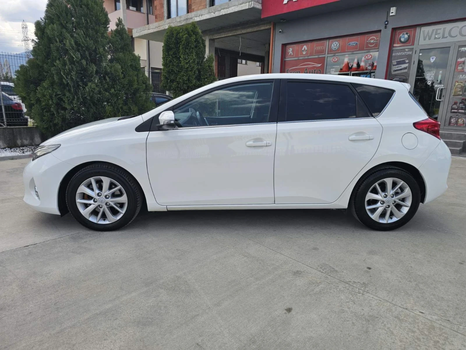 Toyota Auris 2.0 D-4D/ 124 �.�./ ������ | Mobile.bg � ����������� 3