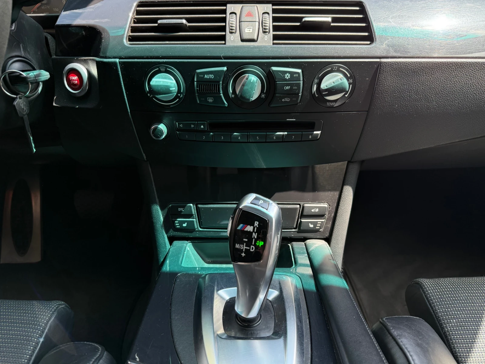 BMW 525 3.0i CarPlay M-packet Панорама, снимка 11 - Автомобили и джипове - 54572649