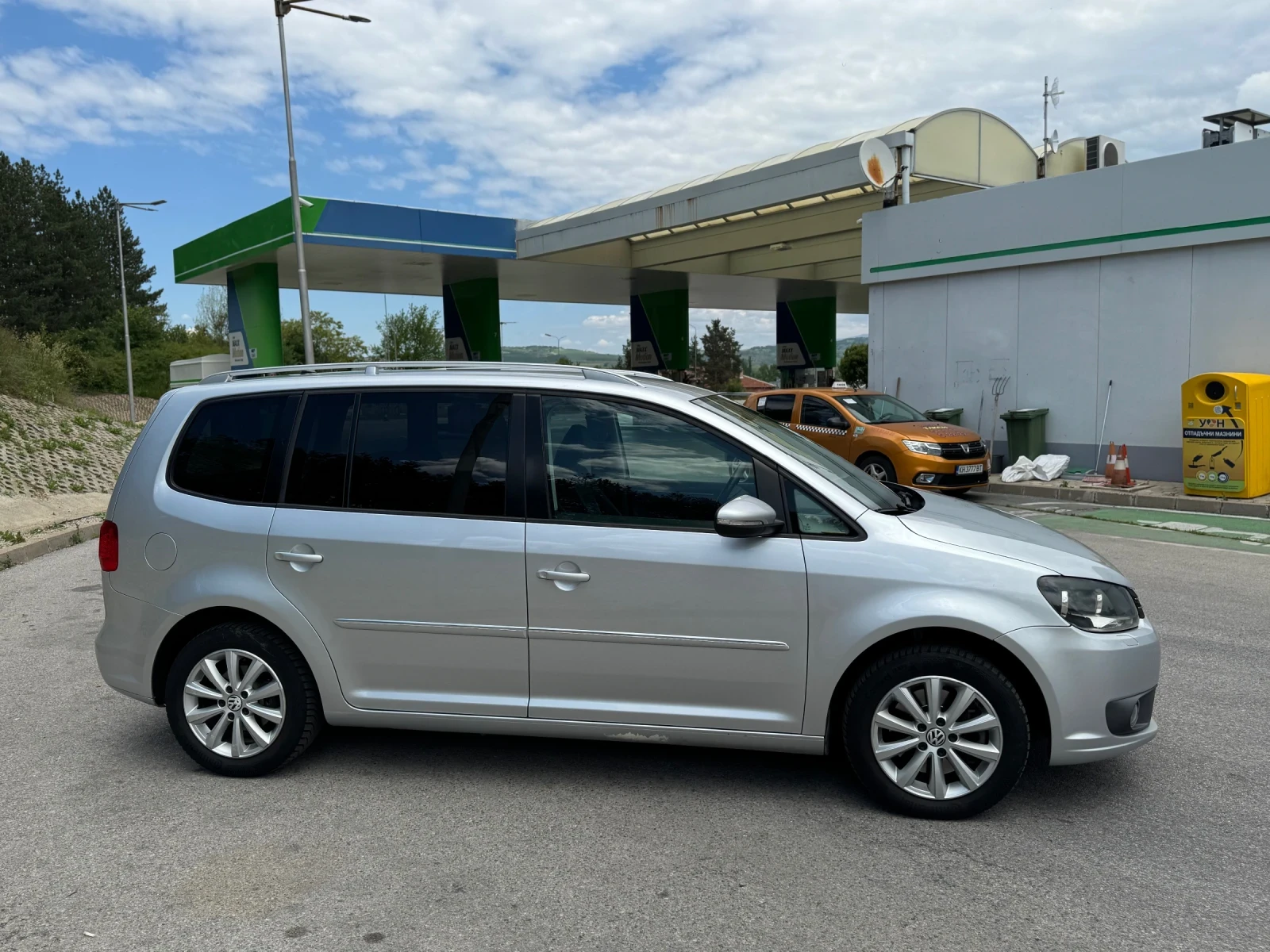 VW Touran 2.0TDI 170/HIGHLINE/АВТОМАТ/ ТОП СЪСТОЯНИЕ, снимка 6 - Автомобили и джипове - 54642724