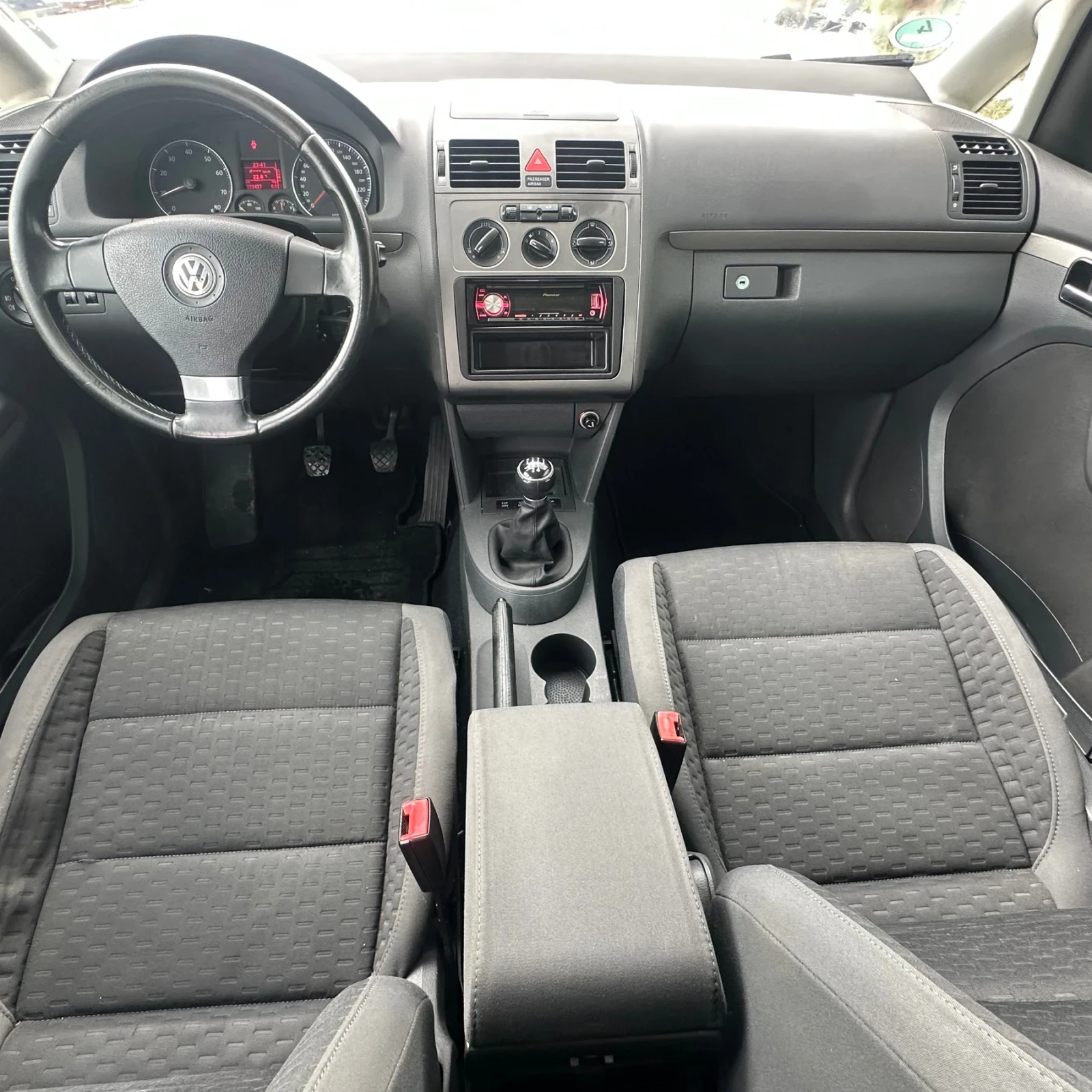 VW Touran 2.0, 110к.с. Метан, снимка 9 - Автомобили и джипове - 54652067