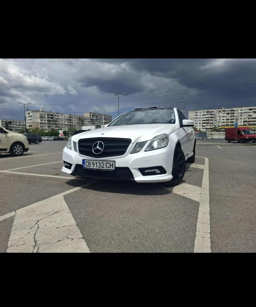 Mercedes-Benz E 220, снимка 2 - Автомобили и джипове - 55150092