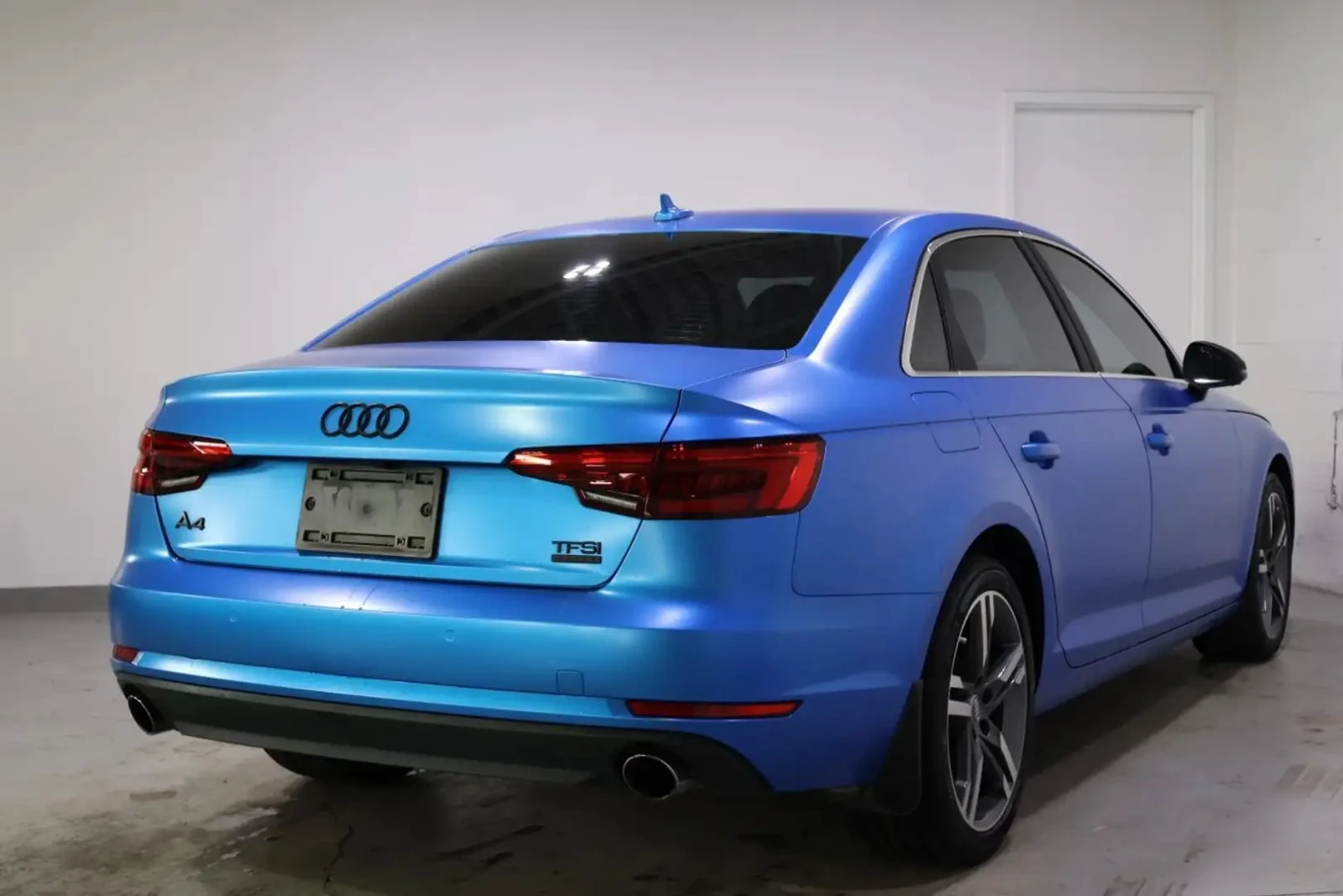 Audi A4 Technik * B&O *  360 * АвтоКредит * (ЦЕНА ДО БГ), снимка 5 - Автомобили и джипове - 55250472
