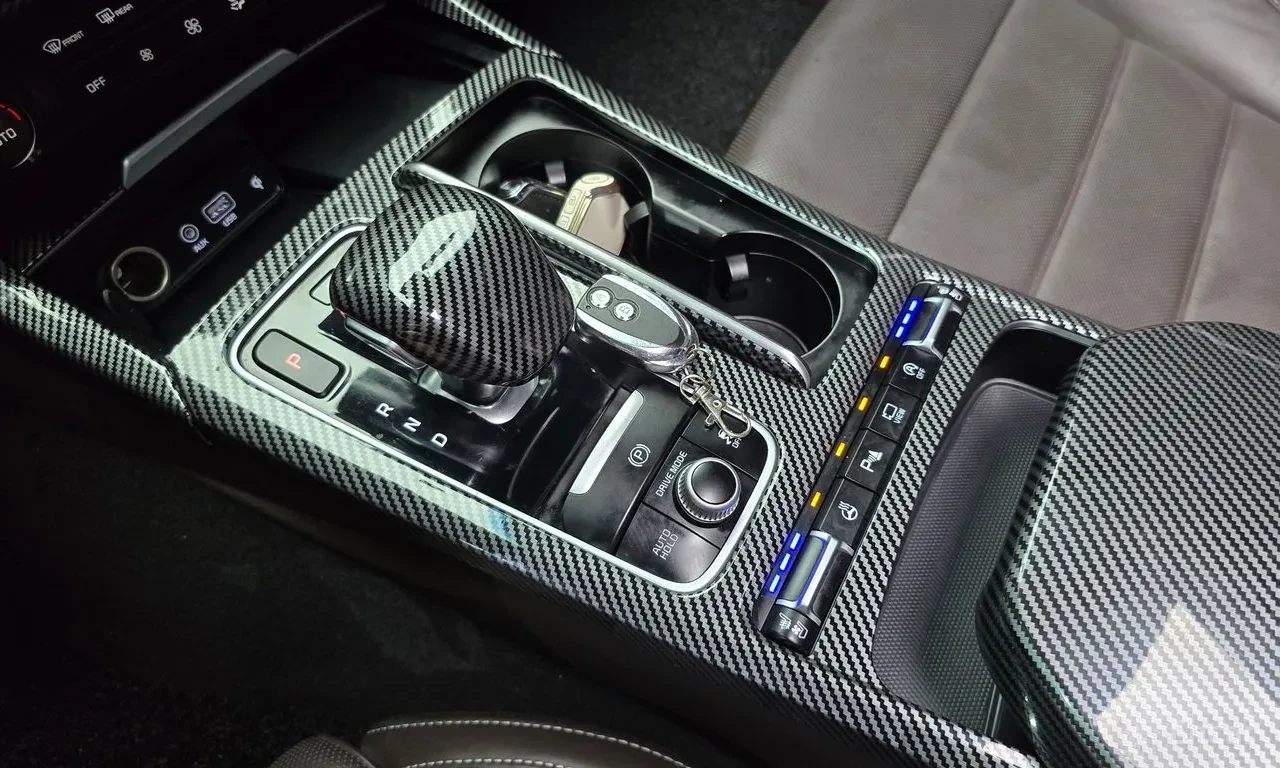 Kia Stinger 3.3 GT AWD / ГЕНЕРАЦИЯ / HUD / PANO / 360 КАМЕРИ /, снимка 12 - Автомобили и джипове - 55662456
