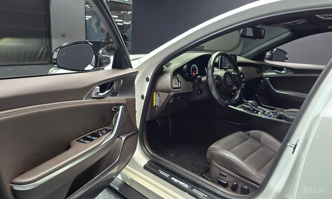 Kia Stinger 3.3 GT AWD / ГЕНЕРАЦИЯ / HUD / PANO / 360 КАМЕРИ /, снимка 6 - Автомобили и джипове - 55662456