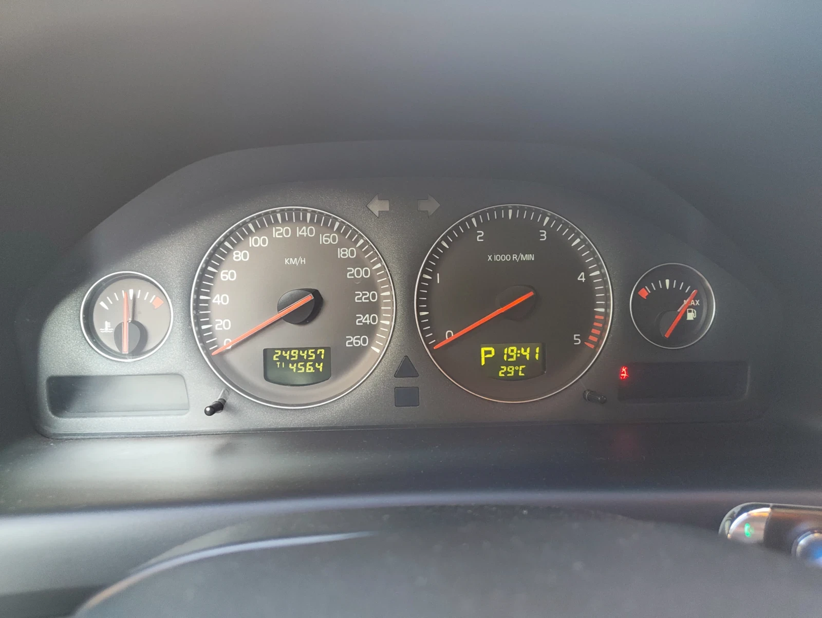 Volvo S60 2.4D, снимка 9 - Автомобили и джипове - 55694806