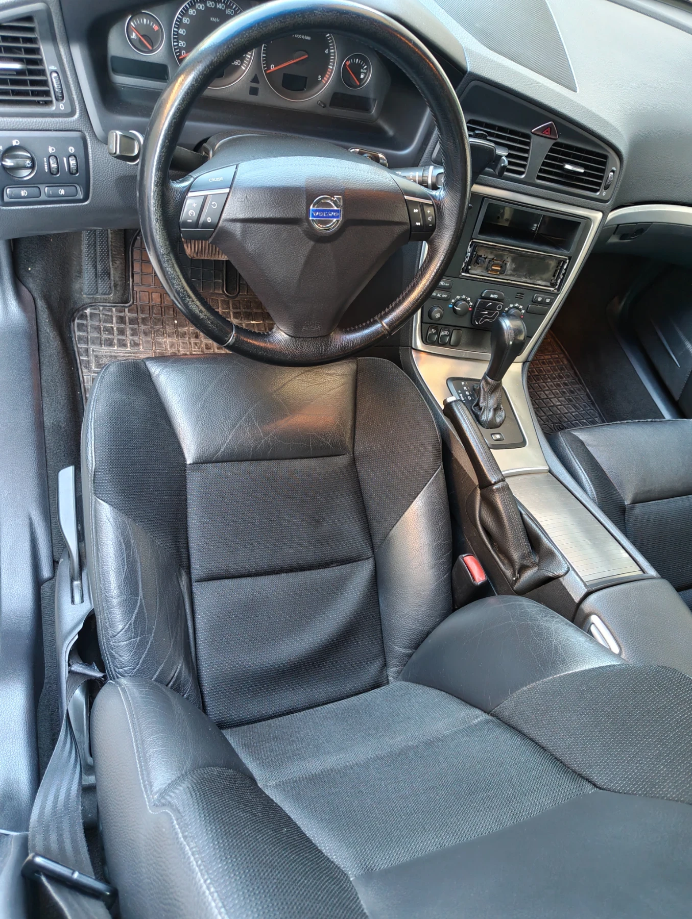 Volvo S60 2.4D, снимка 11 - Автомобили и джипове - 55694806