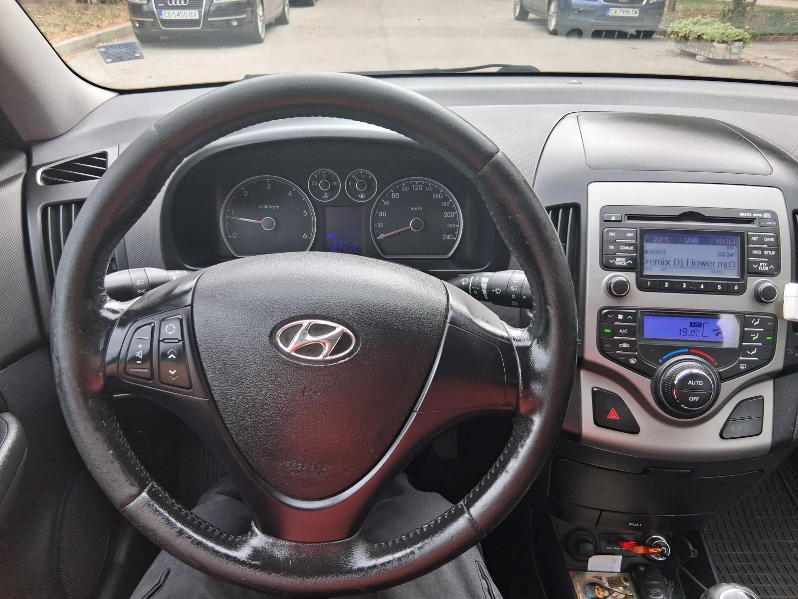 Hyundai I30 1.6 CRDI, снимка 11 - Автомобили и джипове - 56094879