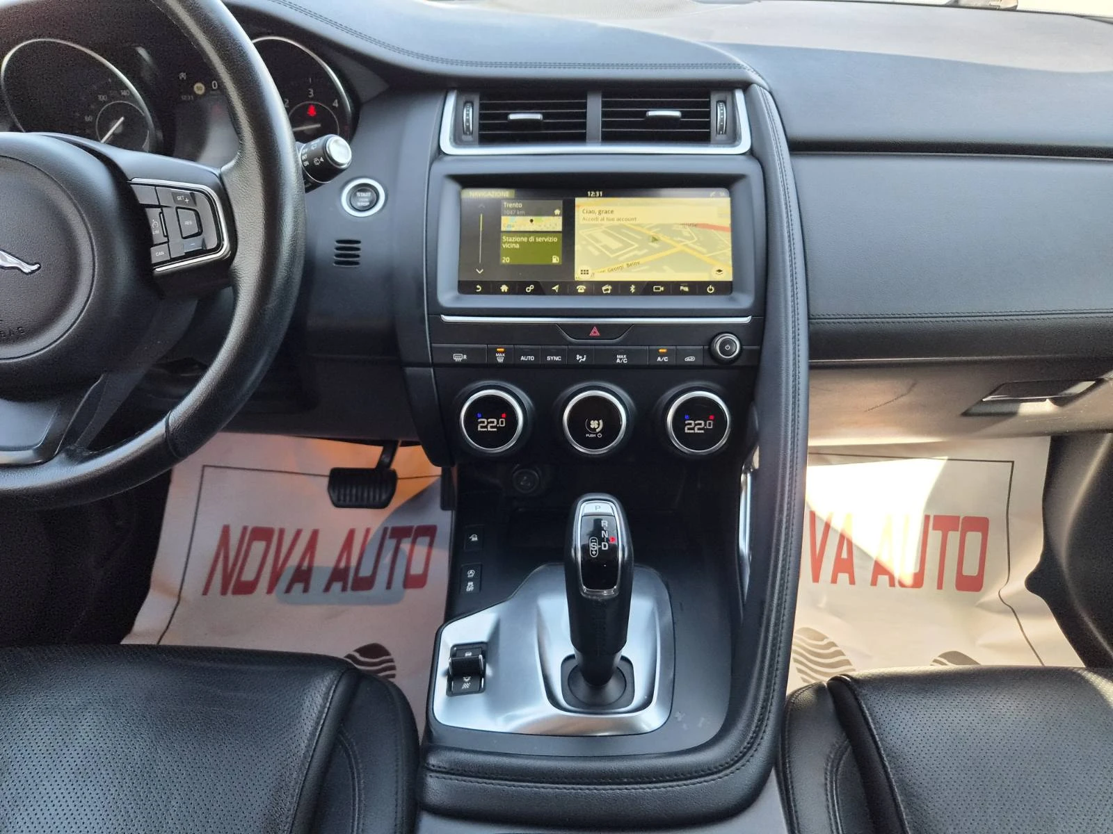 Jaguar E-pace 2.0D-11.2018г-160.000км, снимка 10 - Автомобили и джипове - 56338568
