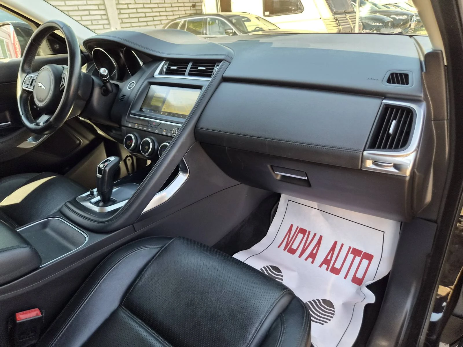 Jaguar E-pace 2.0D-11.2018г-160.000км, снимка 11 - Автомобили и джипове - 56338568
