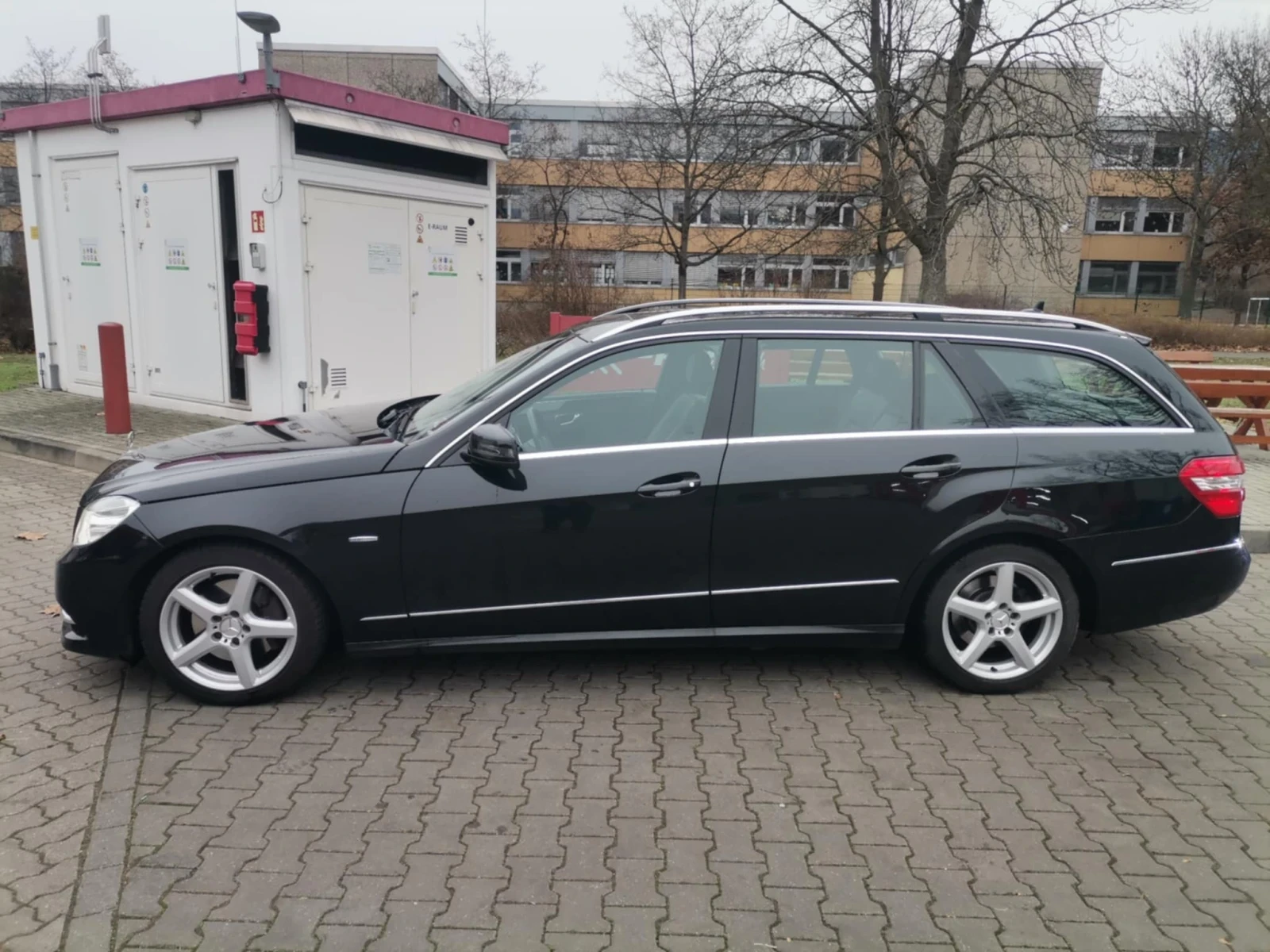 Mercedes-Benz E 250 Avantgarde, снимка 2 - Автомобили и джипове - 56648229