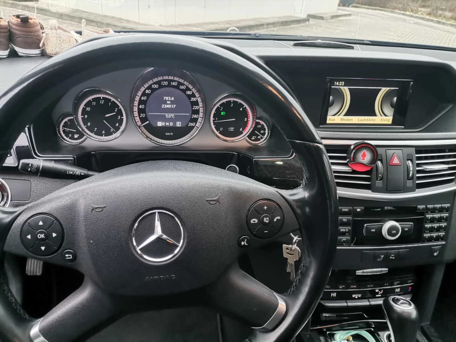 Mercedes-Benz E 250 Avantgarde, снимка 6 - Автомобили и джипове - 56648229