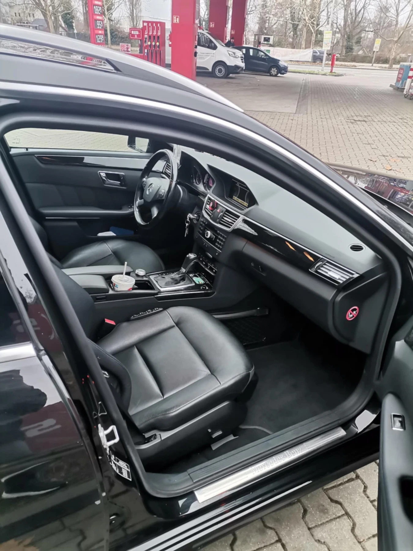 Mercedes-Benz E 250 Avantgarde, снимка 4 - Автомобили и джипове - 56648229