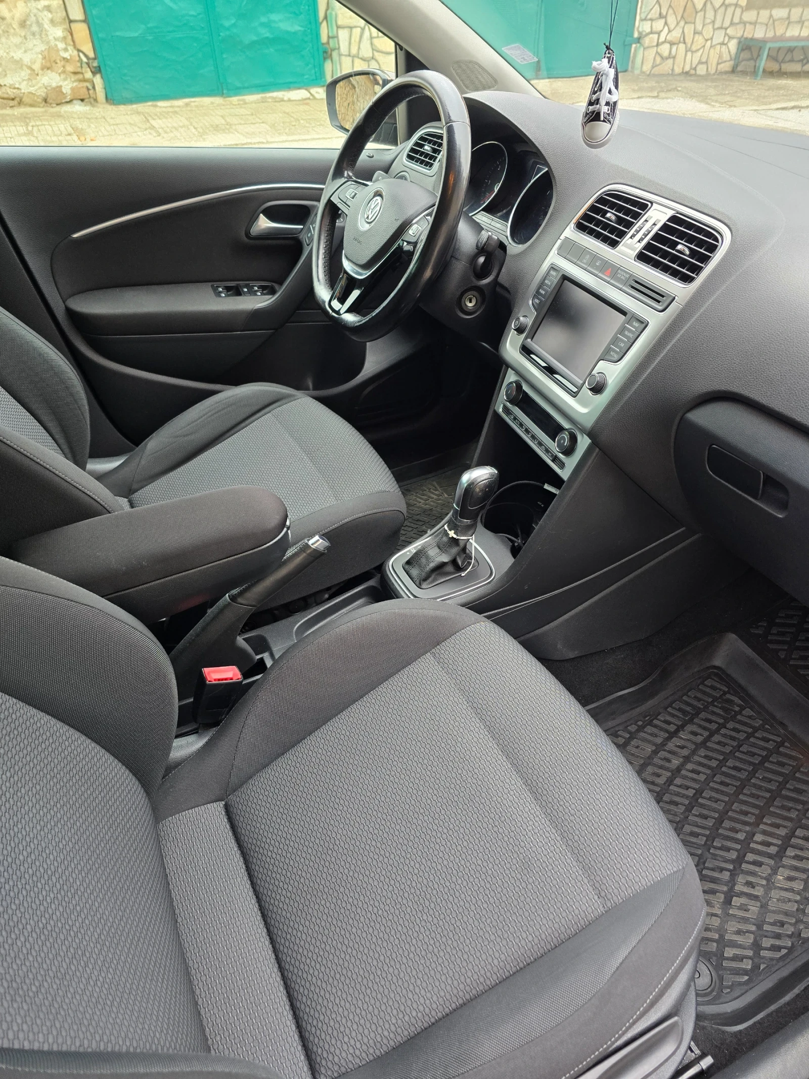 VW Polo 1.4, снимка 12 - Автомобили и джипове - 56648921