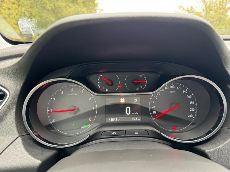 Opel Grandland X Executive, снимка 10 - Автомобили и джипове - 51959358