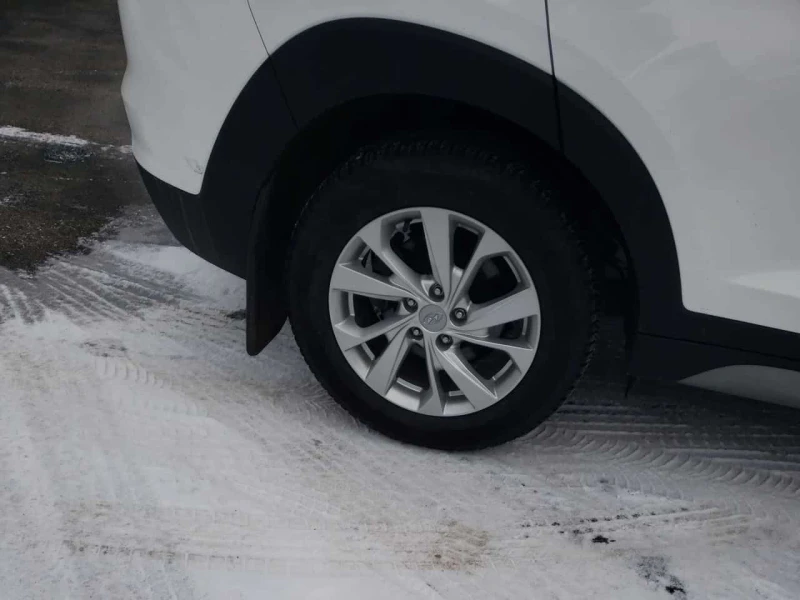 Hyundai Tucson AWD Preferred * ПОДГРЕВИ * CARFAX, снимка 7 - Автомобили и джипове - 53508793