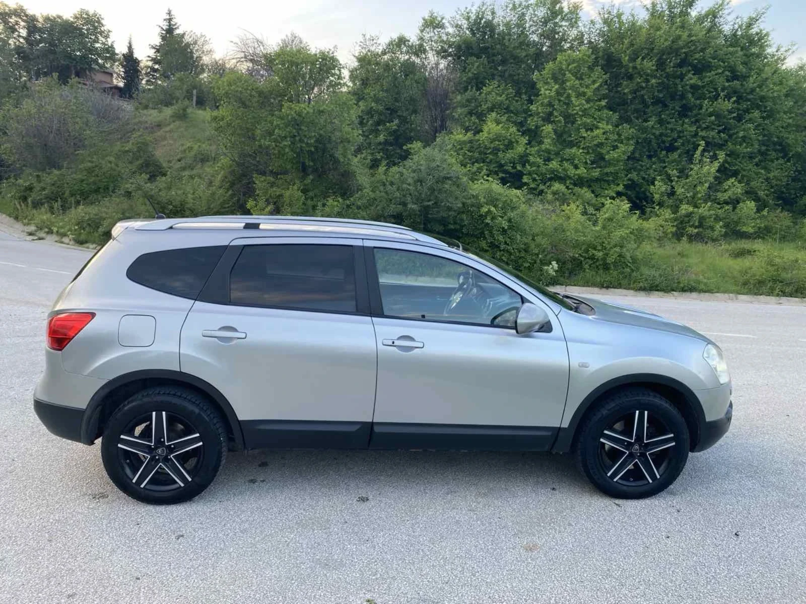 Nissan Qashqai 2.0 4x4 Автомат 7 местна! - изображение 6