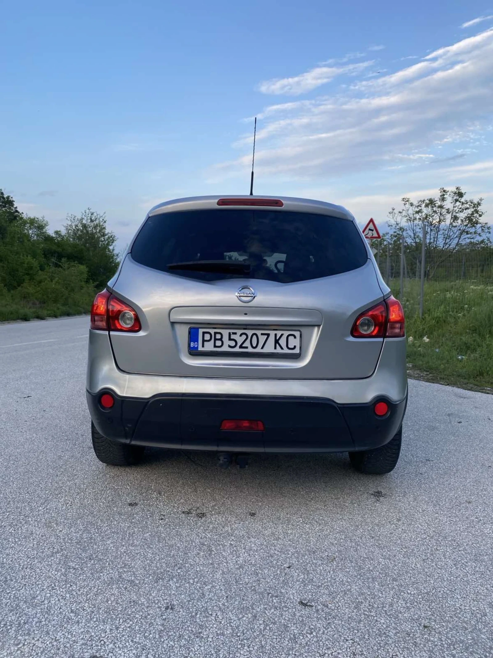 Nissan Qashqai 2.0 4x4 Автомат 7 местна! - изображение 4