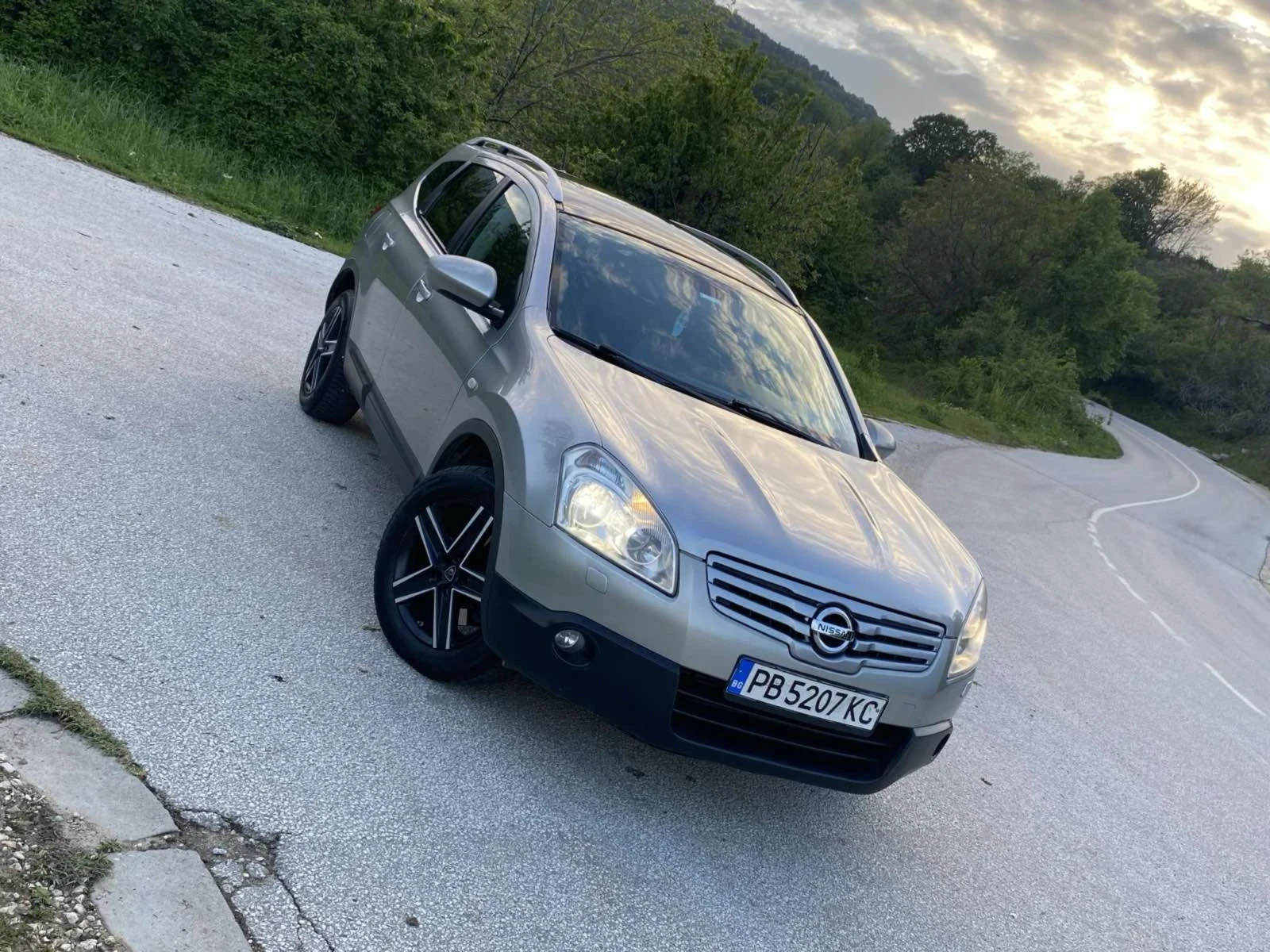 Nissan Qashqai 2.0 4x4 Автомат 7 местна! - изображение 7