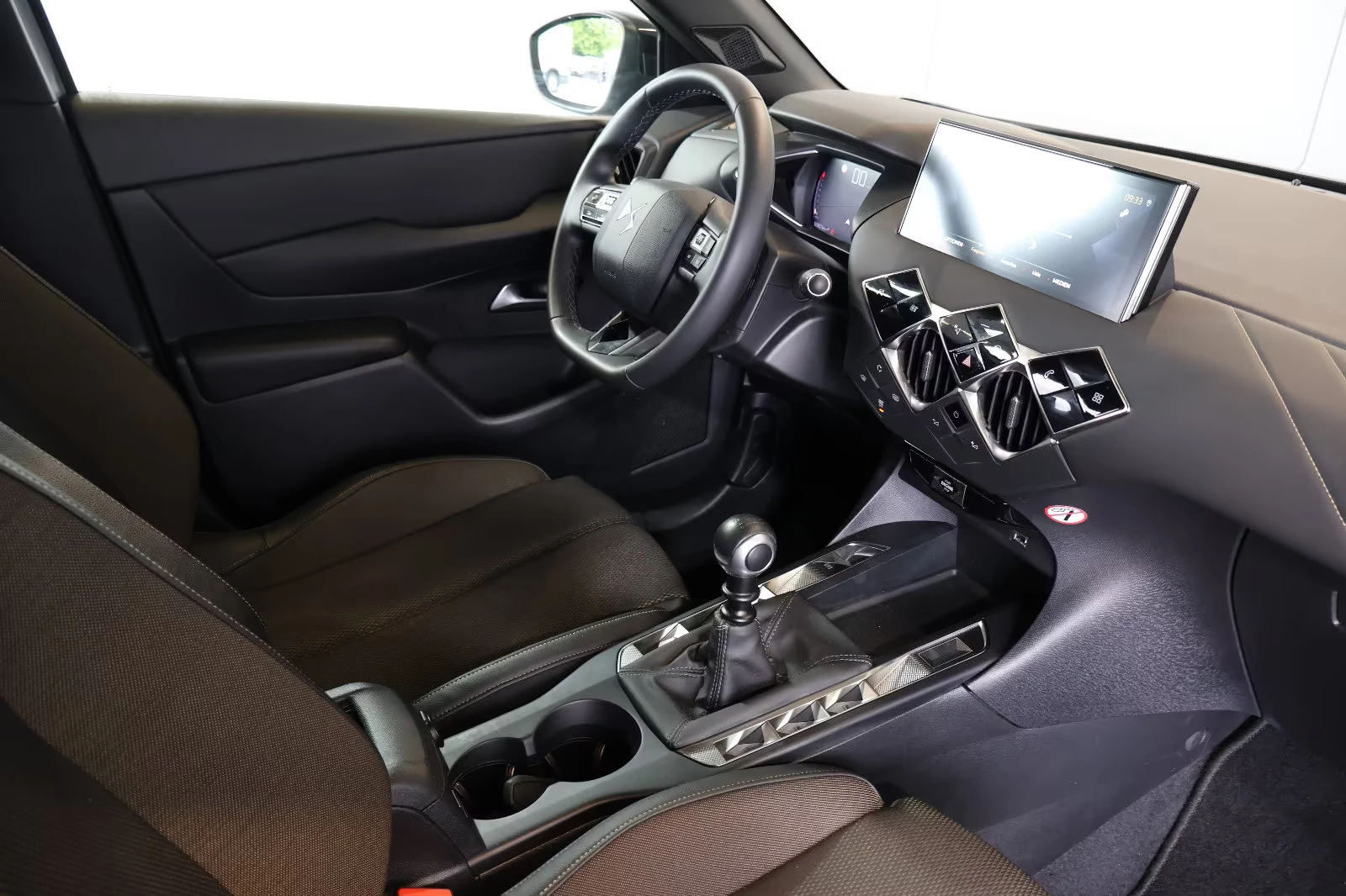 DS DS 3 Crossback BASTILLE/101HP/DIGI/360/CPLAY/KLESS/ACC/818g | Mobile.bg � ����������� 11