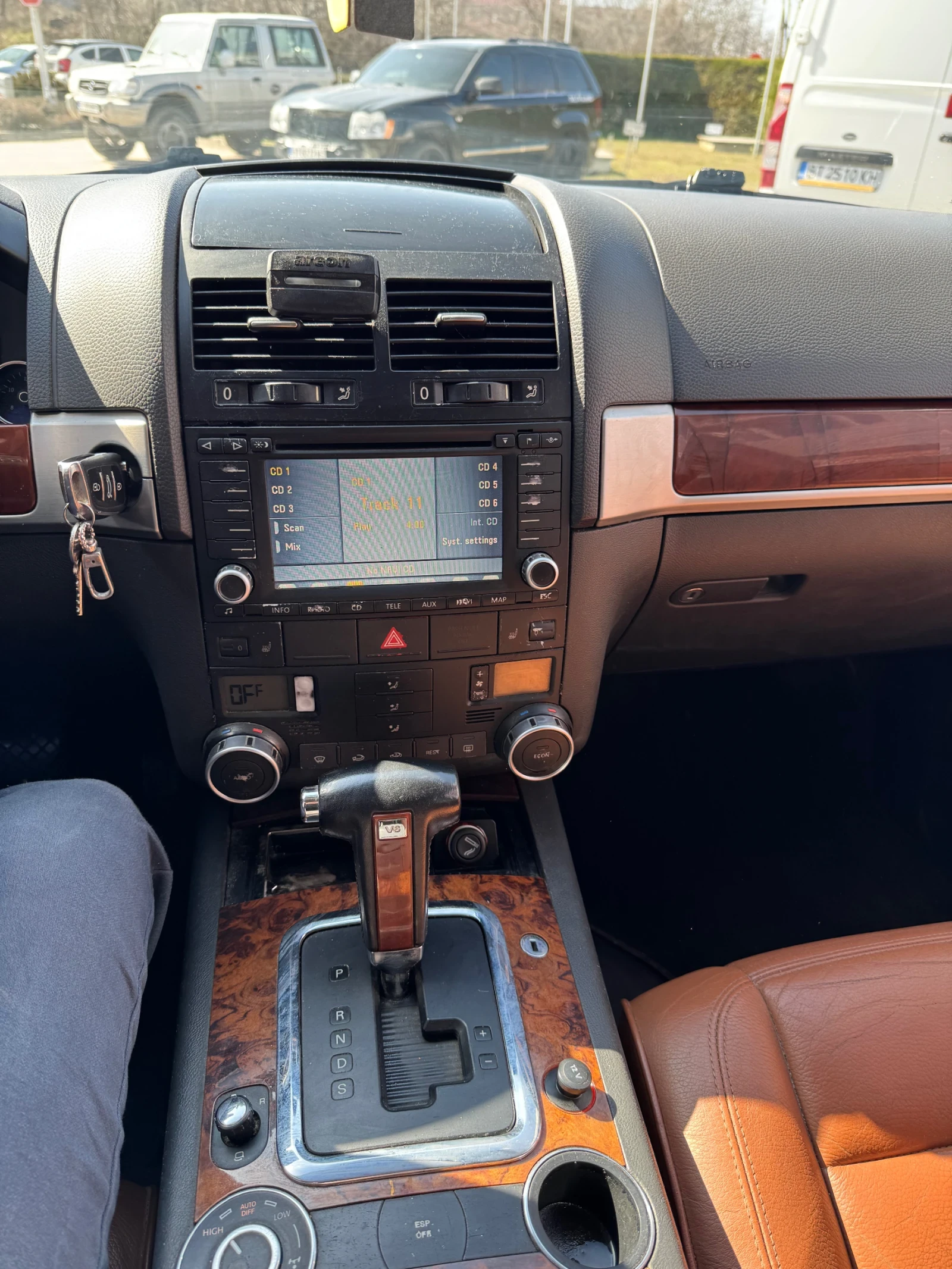 VW Touareg, снимка 3 - Автомобили и джипове - 53836902